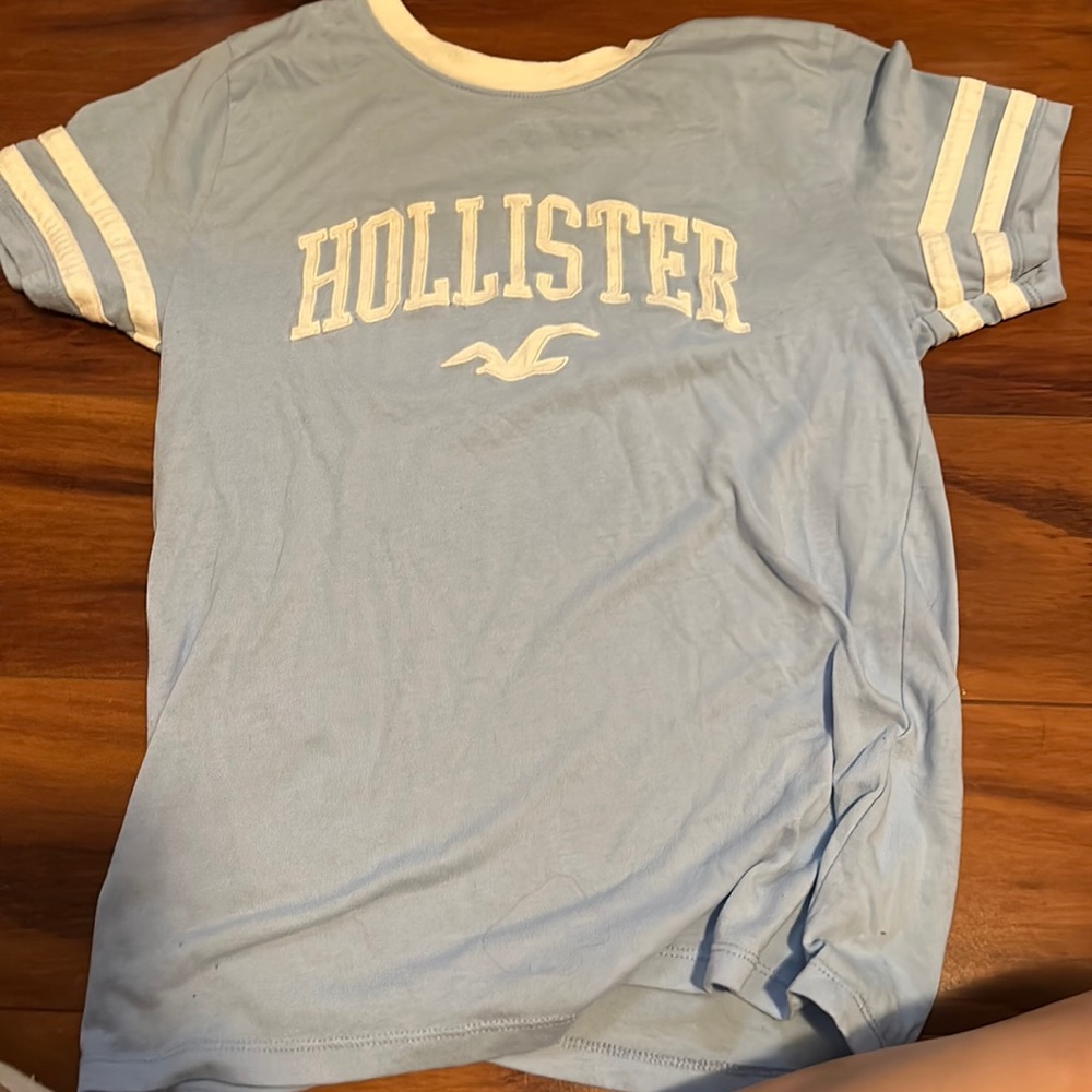 hollister tee